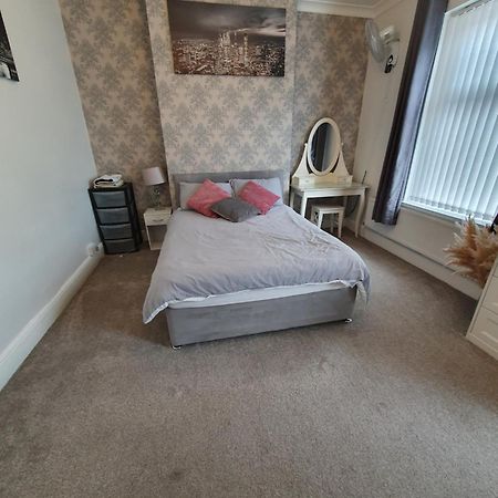 Private Luxury Double Room In Cardiff Exterior photo