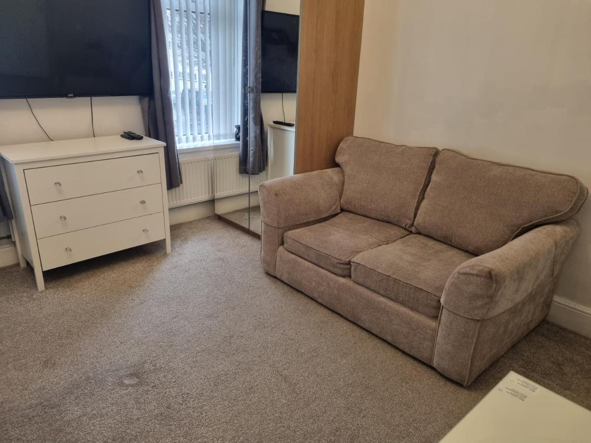 Private Luxury Double Room In Cardiff Exterior photo