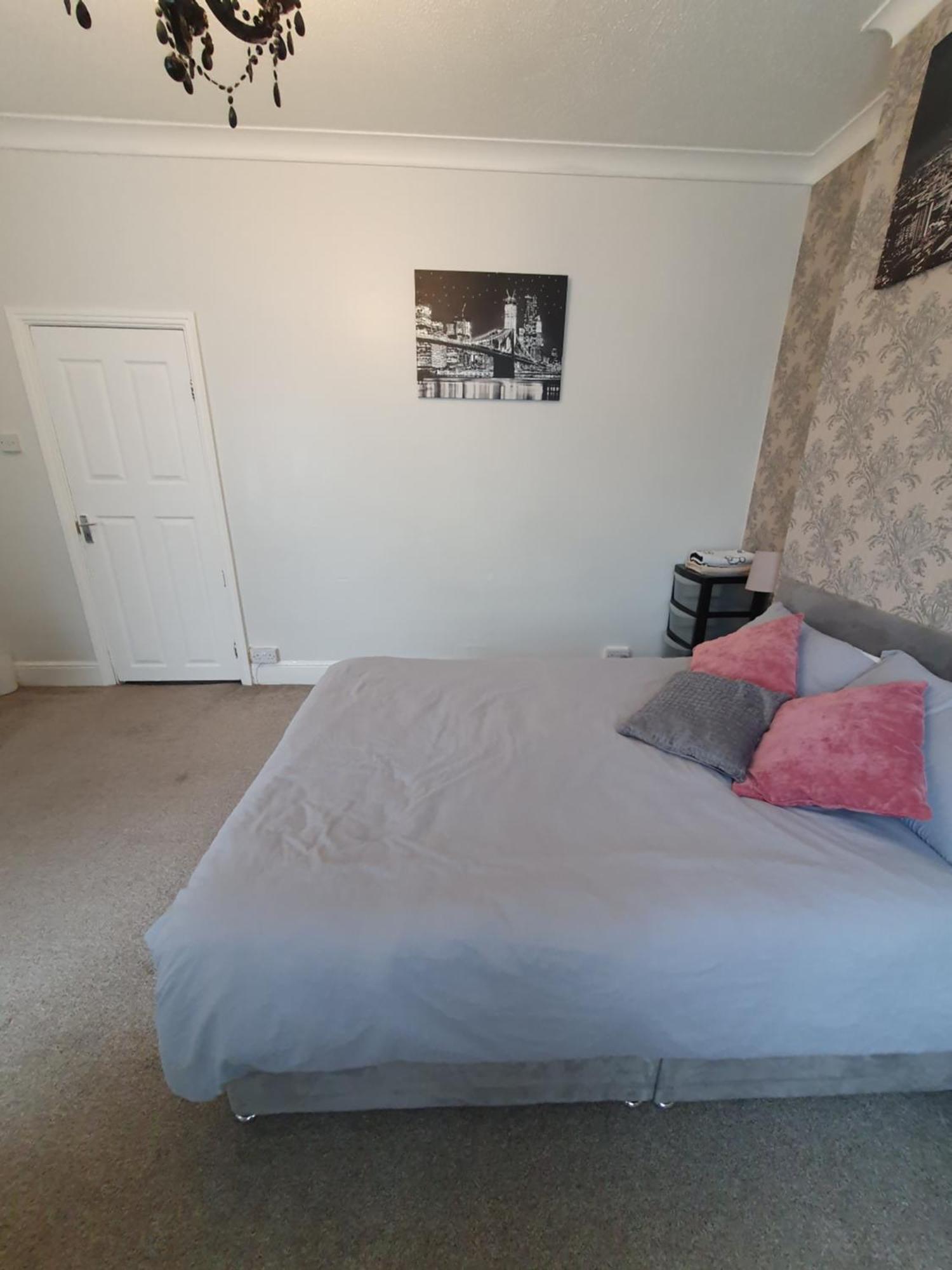 Private Luxury Double Room In Cardiff Exterior photo