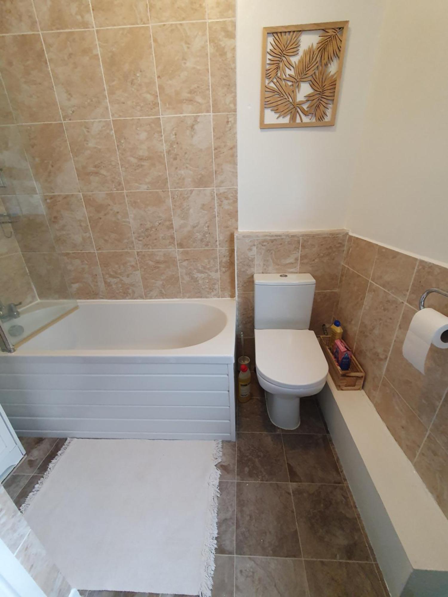 Private Luxury Double Room In Cardiff Exterior photo