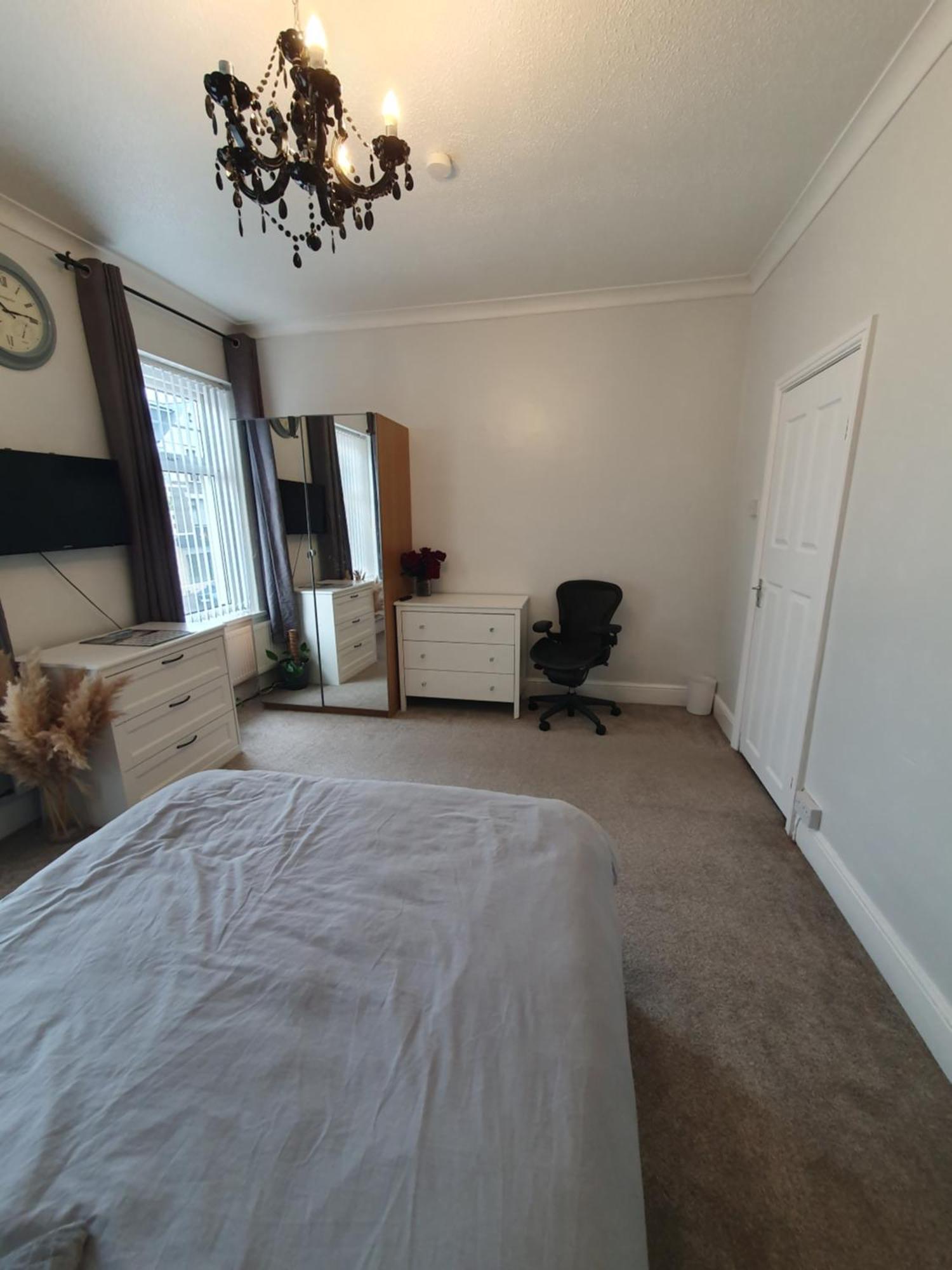 Private Luxury Double Room In Cardiff Exterior photo